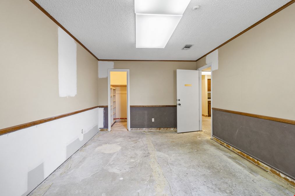 260 I-45 Medical Office for Lease – High-Visibility, Healthcare-Driven Location