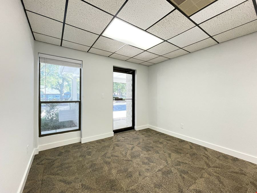 4051 NW 43rd St, Suite 33 - Pine Grove Office Park