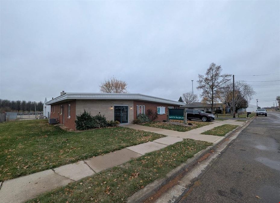 533 W Main St