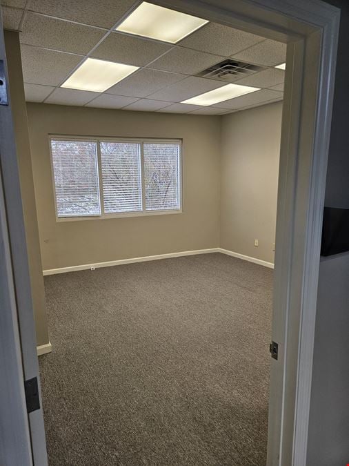Modern Office Suite close to Cummings Research Park