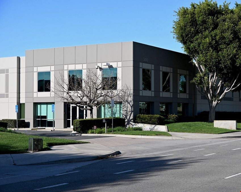3100 Camino Del Sol