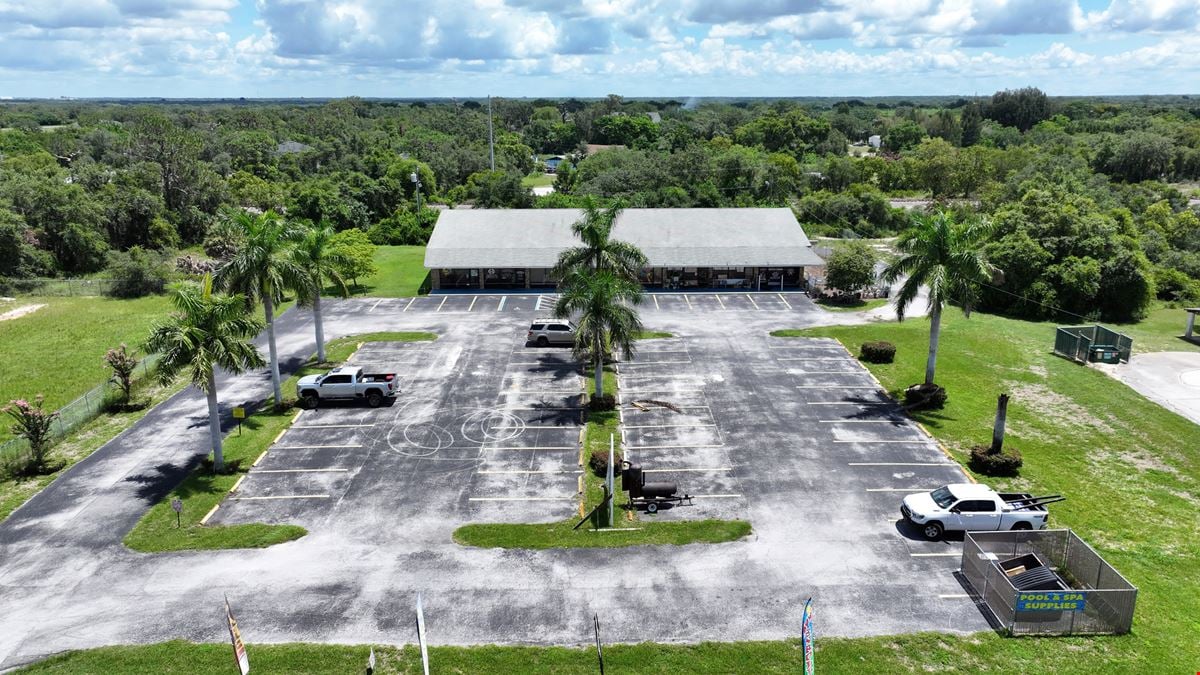 Retail Center on N Scenic Highway