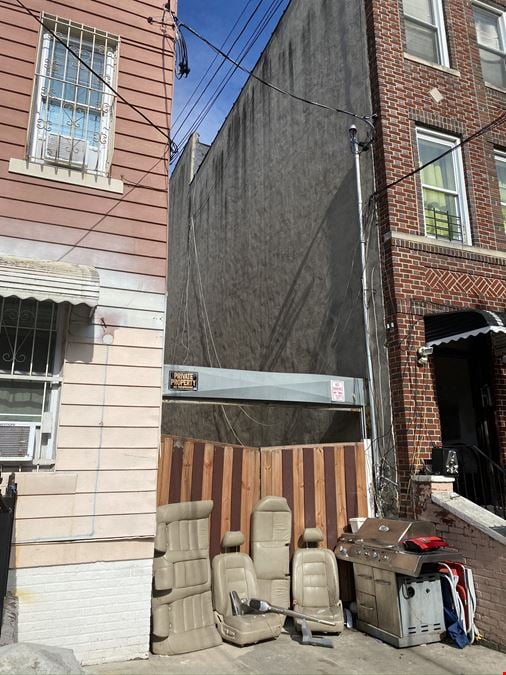 321 Milford St
