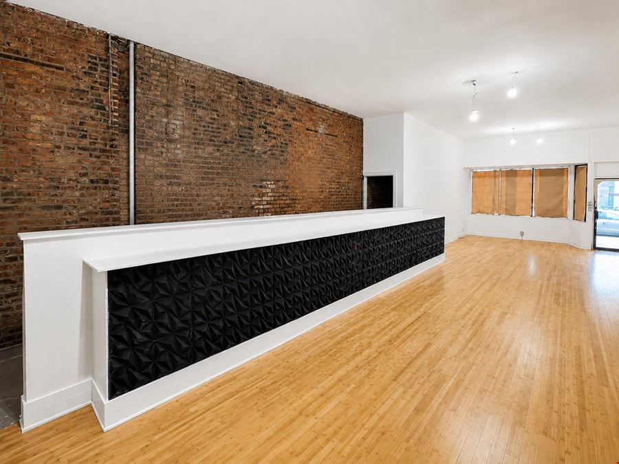 8714 S. Commercial Ave.