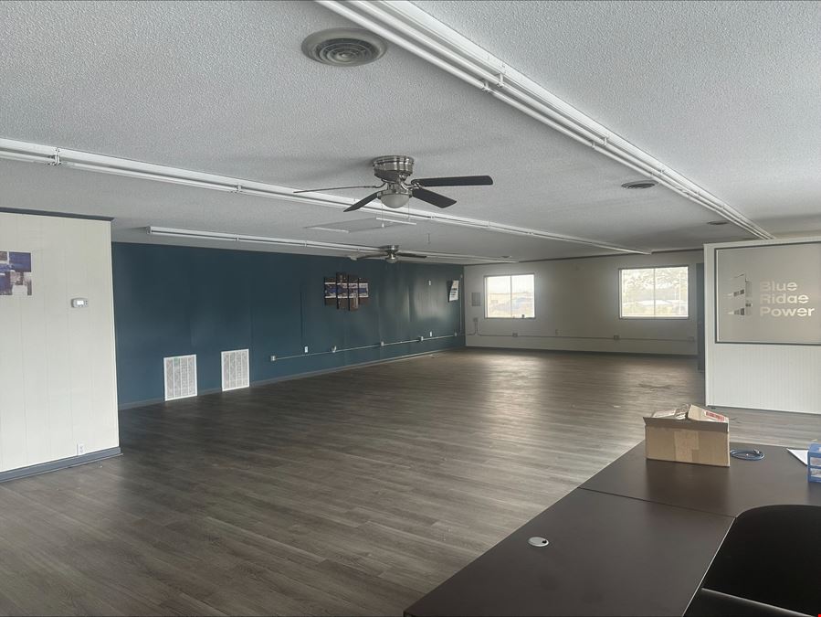242 Glassmaster Rd