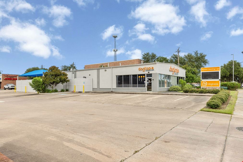 6015 Fairmont Pkwy