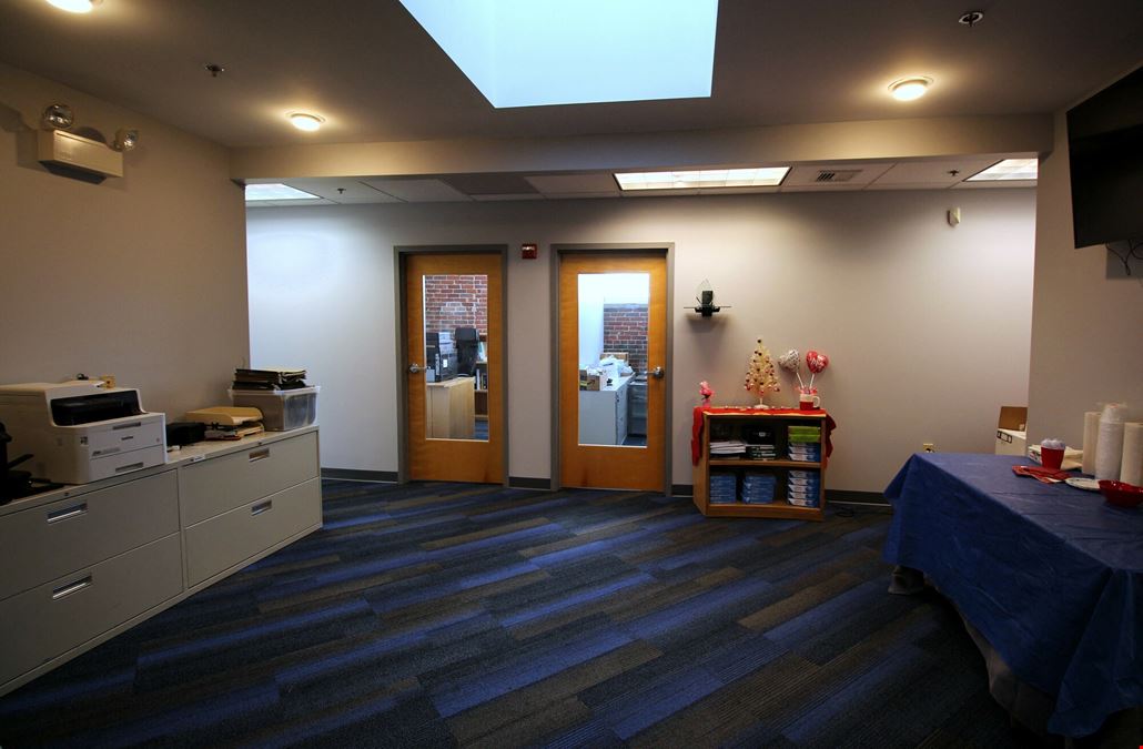 Renovated Stroudsburg Office / Flex Units