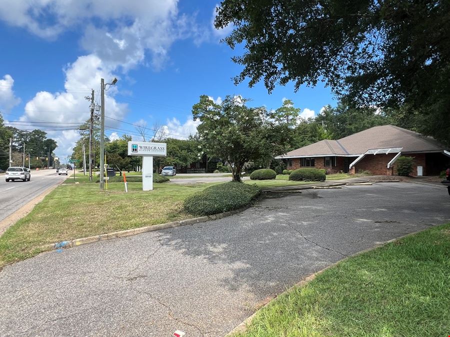 2240 W Main St
