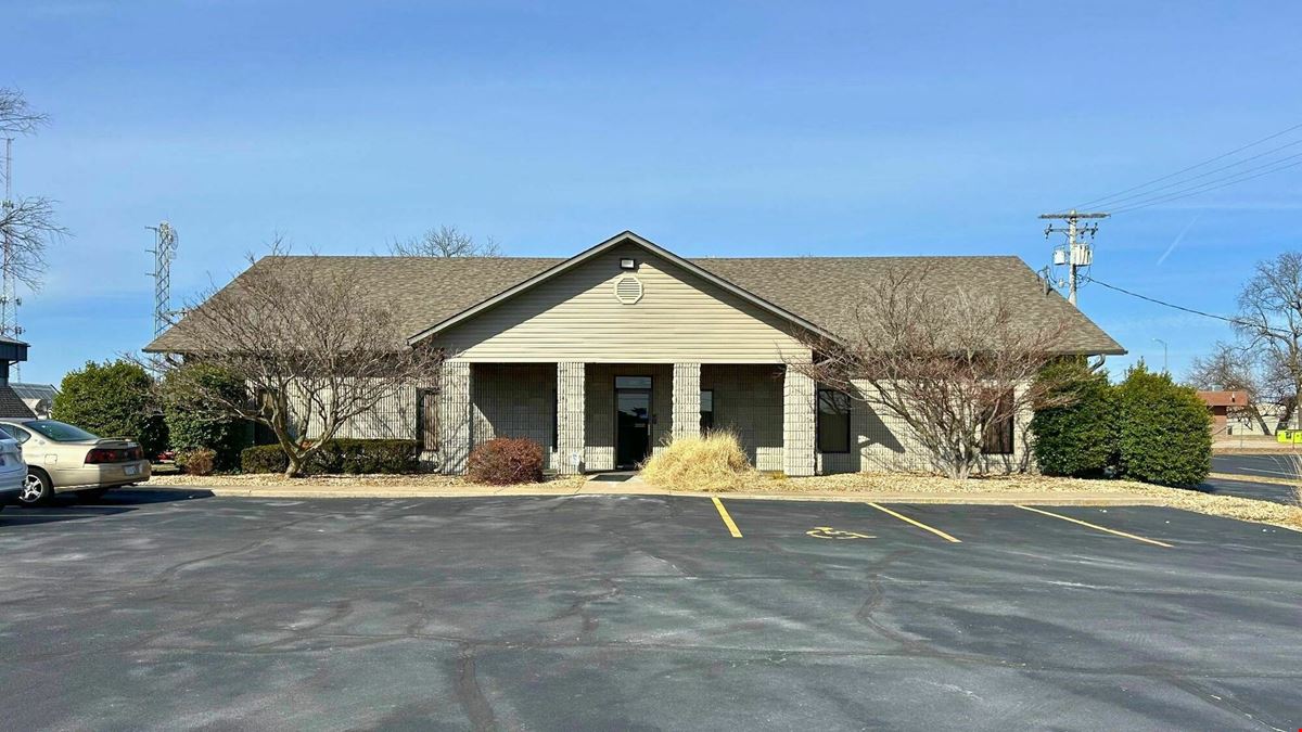 OFFICE PROPERTY FOR SALE OR LEASE OFF CHESTNUT EXRESSWAY & US 65