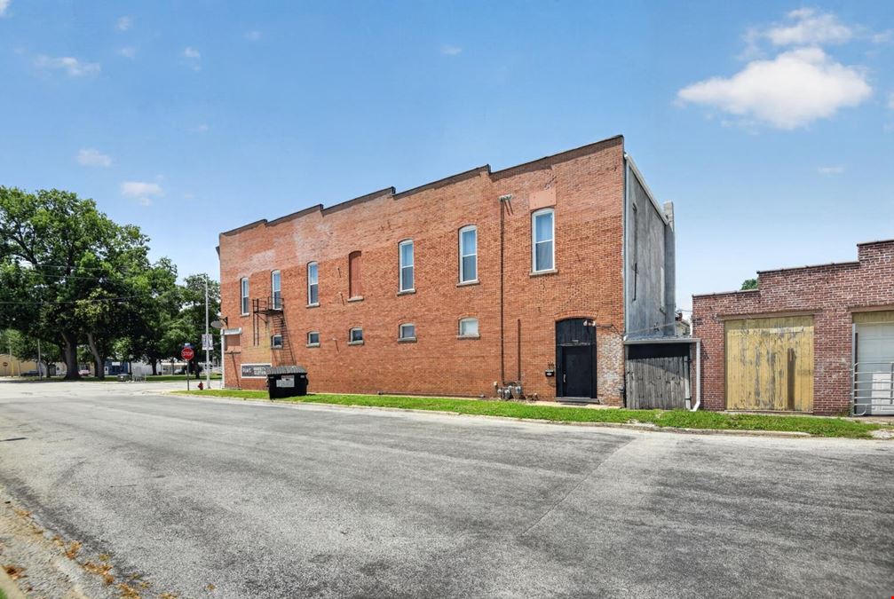 Benderz - 400 Washington St, Auburn IL  62615