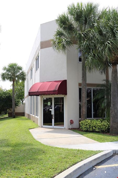For Lease Corner Unit Office/Warehouse