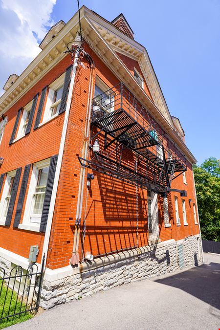 2404 Auburn Ave