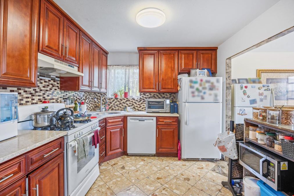 75-21 Caldwell Ave