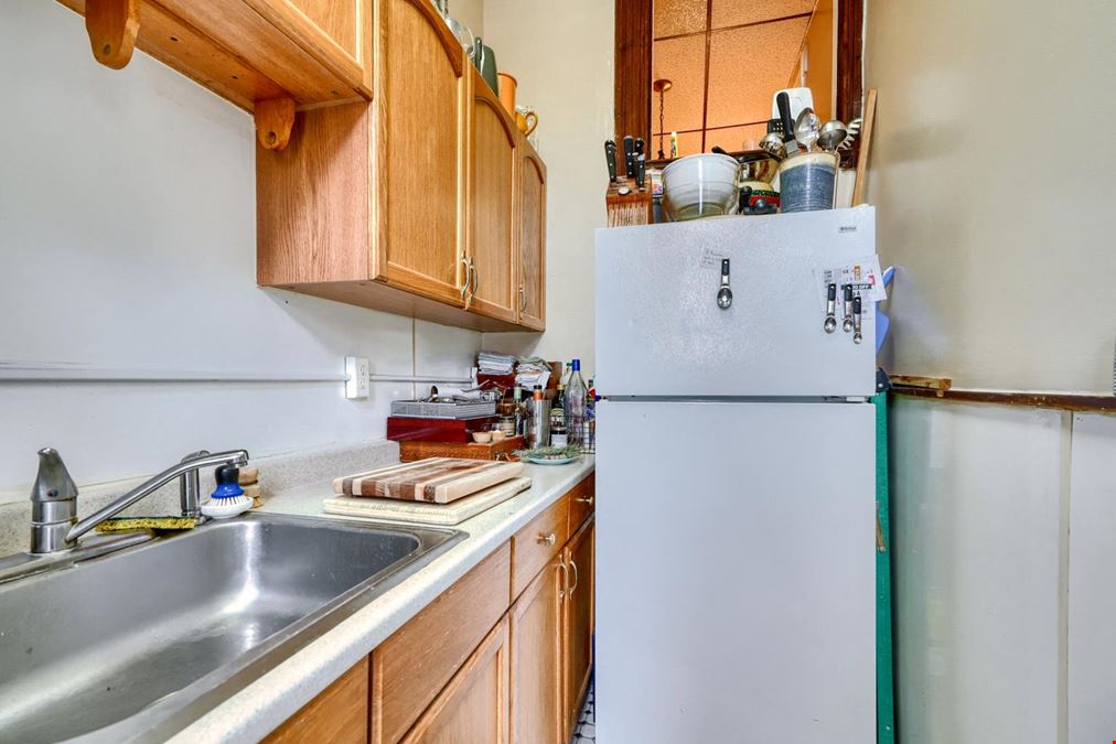 2106 Saint Paul St, 21218