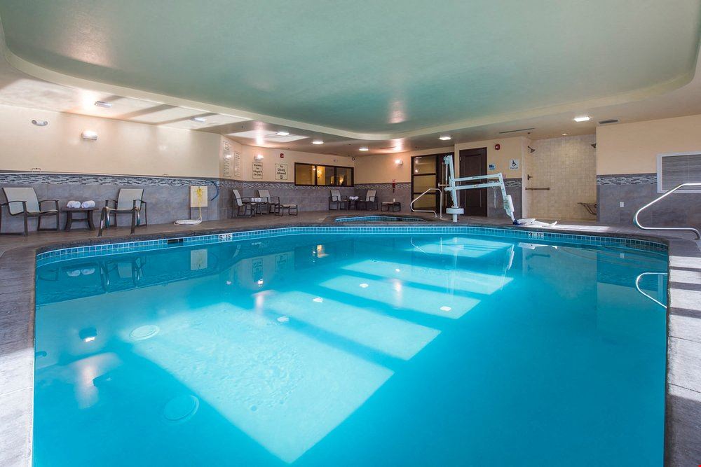 Holiday Inn Express & Suites Colorado Springs Central