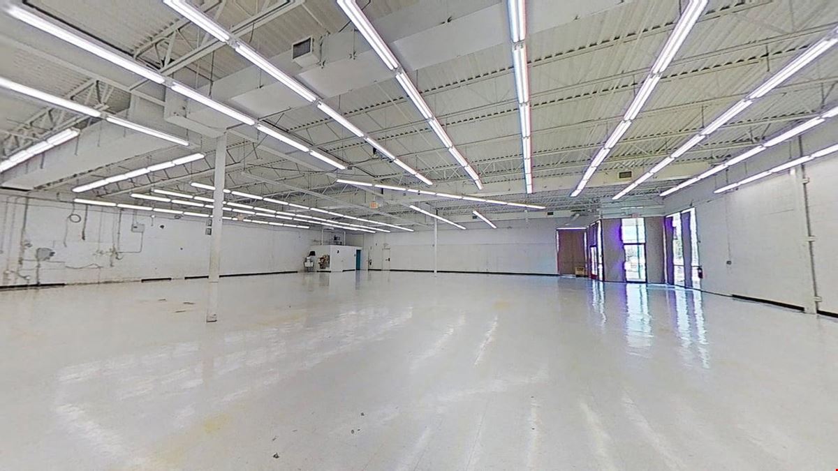 Stand Alone Retail on Signalized Corner Lansing MI