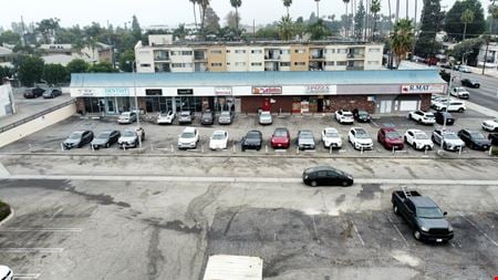 Preview of commercial space at 8622 Balboa Blvd