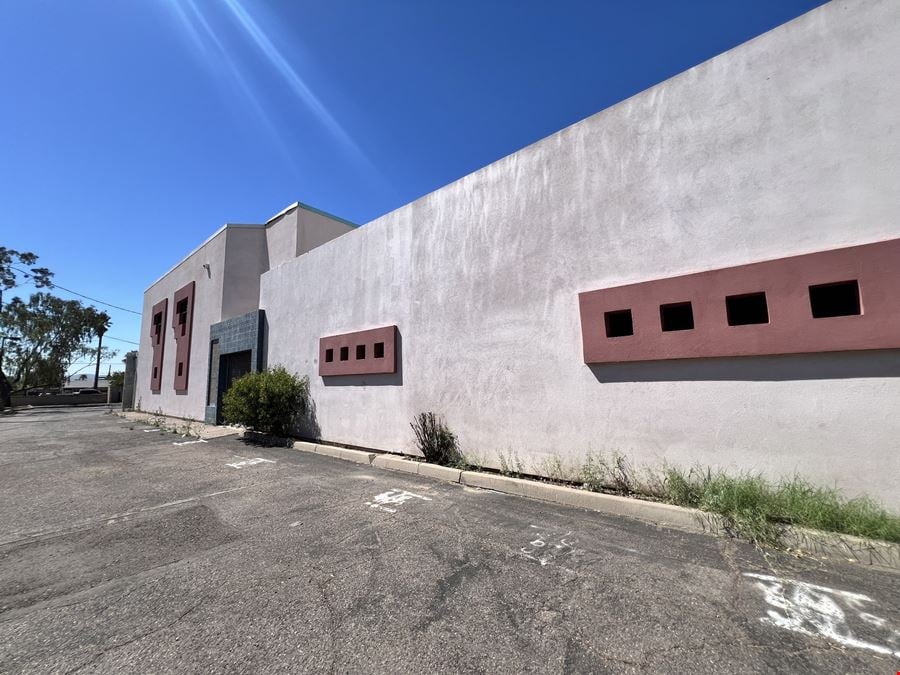 2641 E McDowell Rd