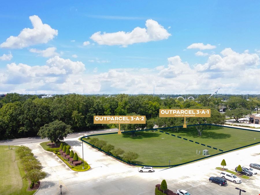 Highland Park Marketplace: Upscale Grocery Anchored Retail Center