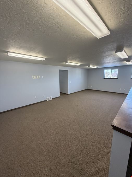 3606 E. Wellesley Ave