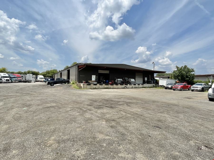 3251 Robinson Cir