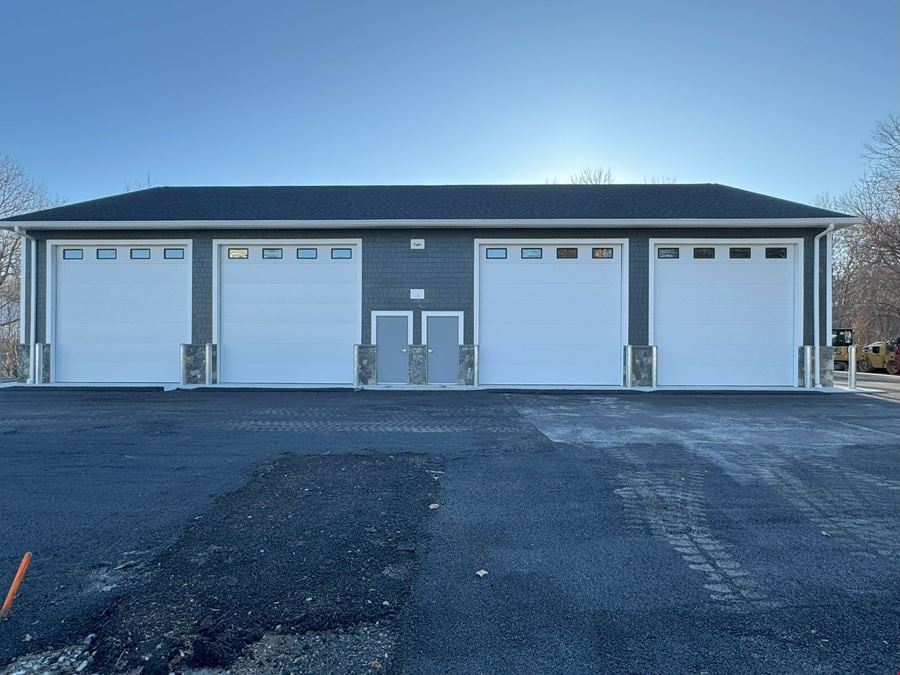 NNN - Industrial Warehouse with 4 bays - Coventry RI