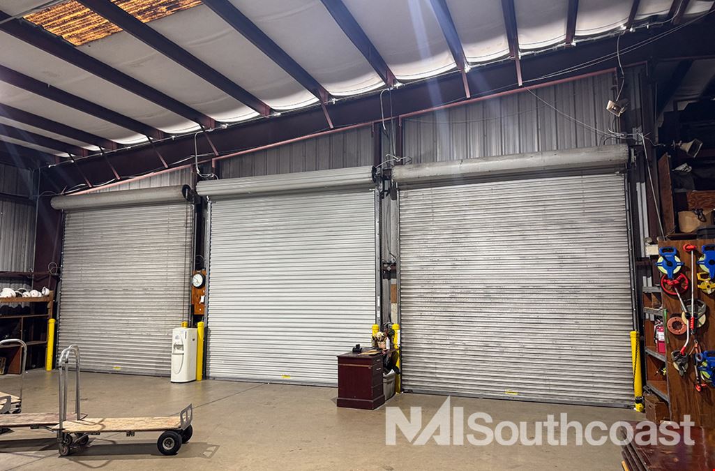 ±11,900 SF Warehouse With Gated Entry