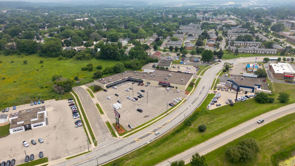 4200 East Frontage Road - Harbor Freight Center