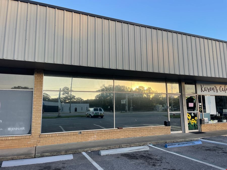 2180 SF Retail Showroom For Lease