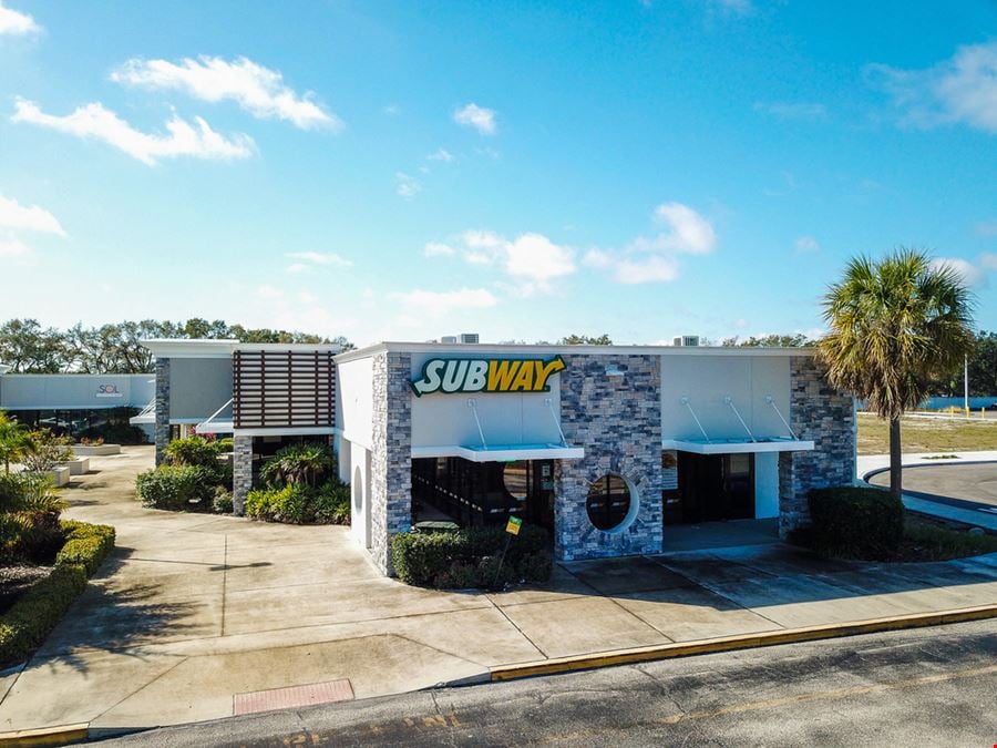MAXhealth Manatee West Plaza