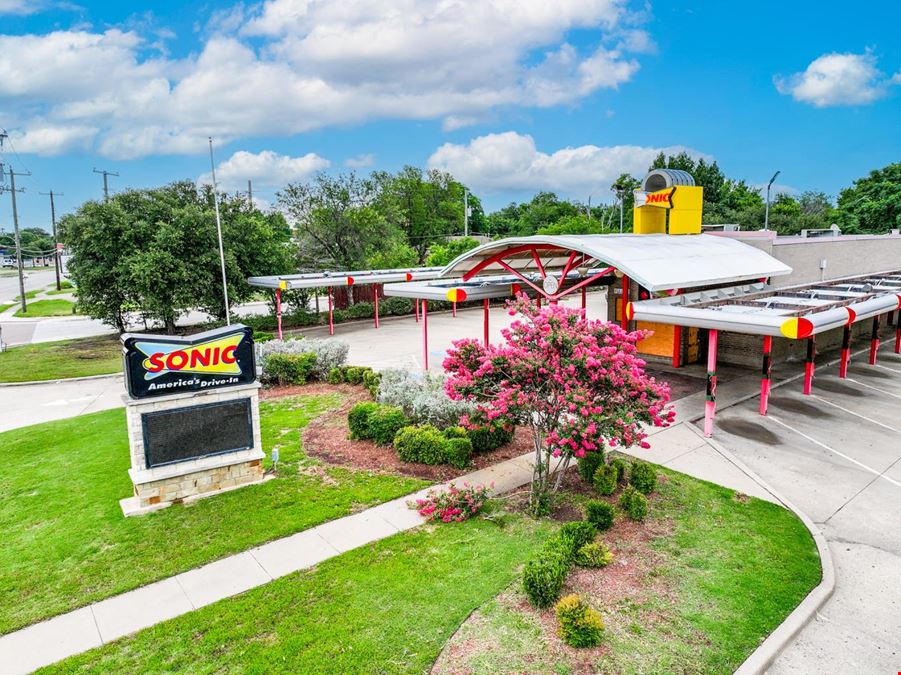 1300 W Pioneer Dr, Irving, TX