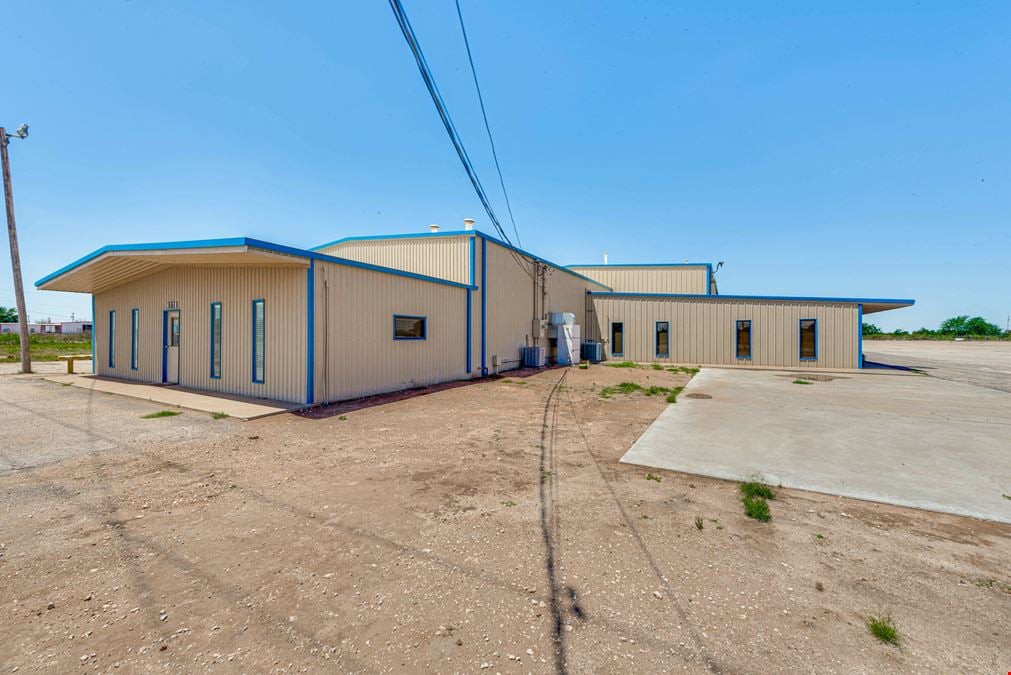 17,950 SF Industrial on 9 Acres
