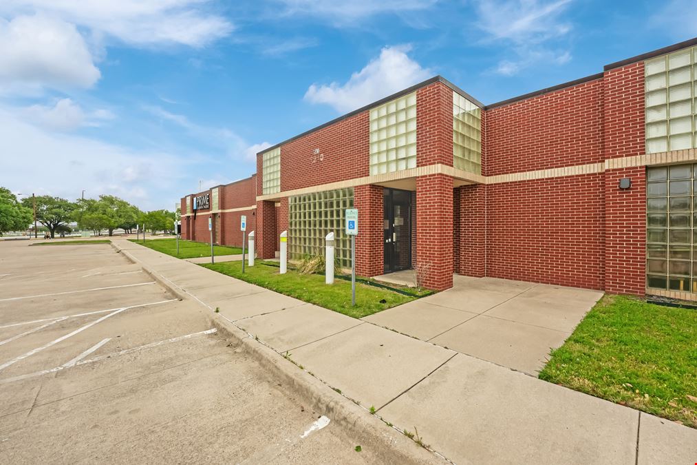 2210 N Hwy 360