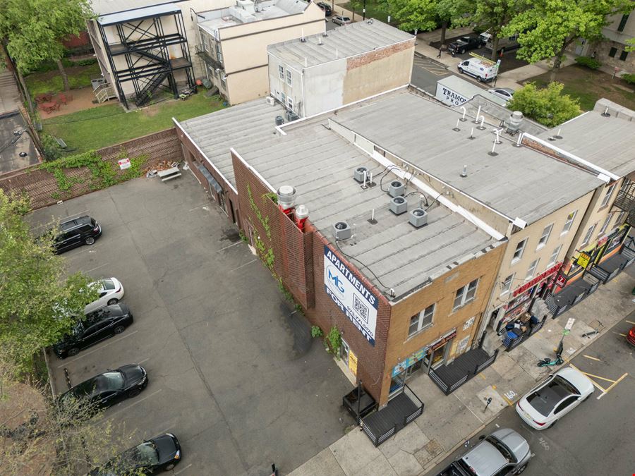 160 University Ave