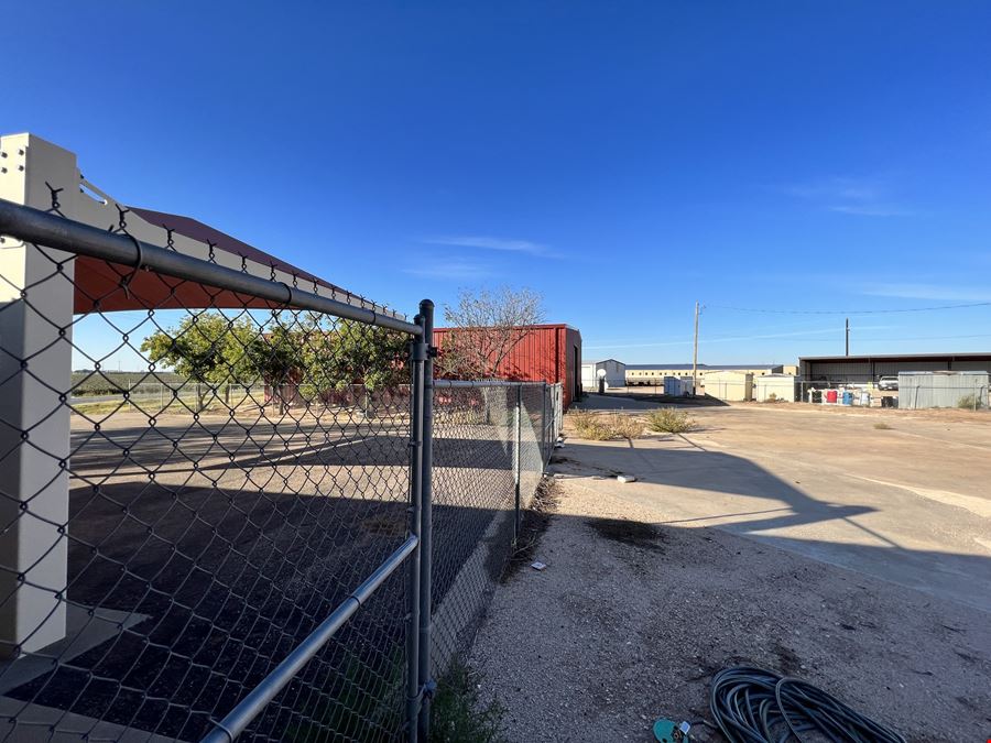1105 W FM 300 - Levelland Flex Industrial
