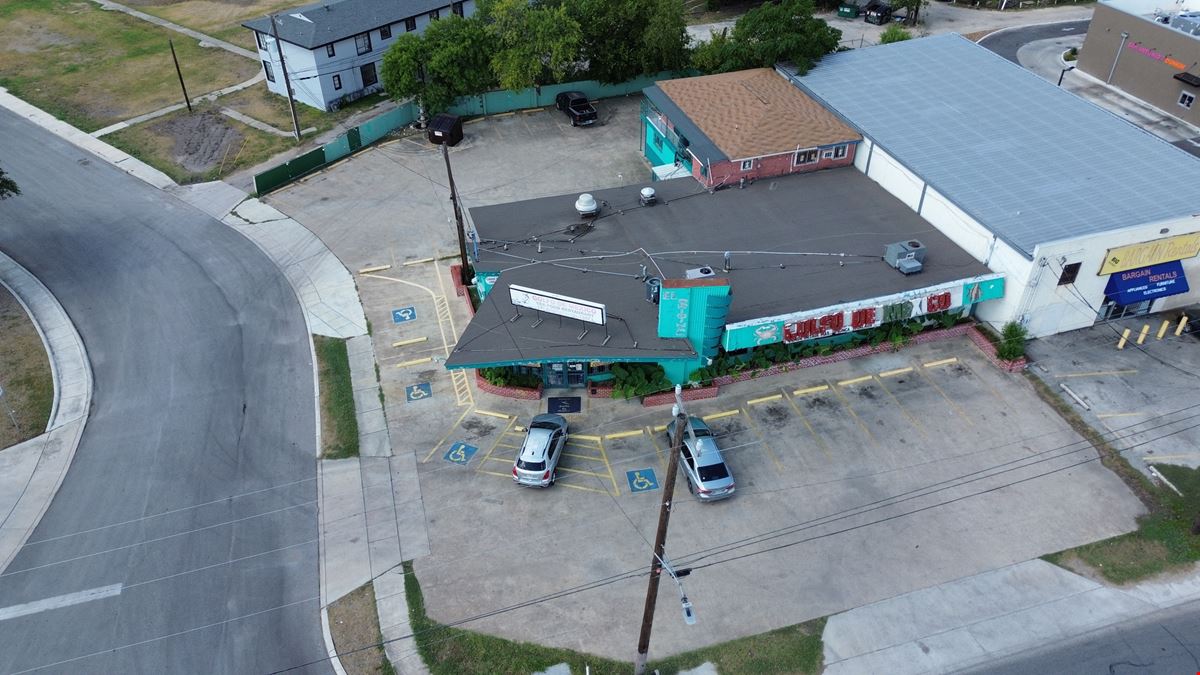 603 Bandera Rd – Corner Income-Producing Restaurant with Redevelopment Upside