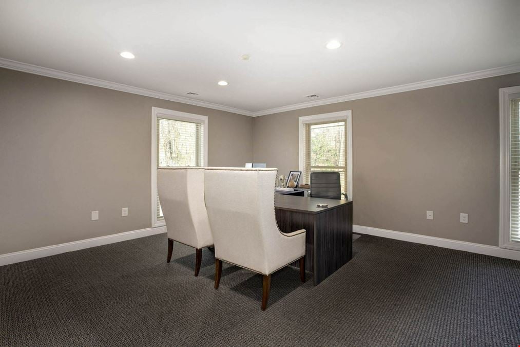 109 Laurens Rd