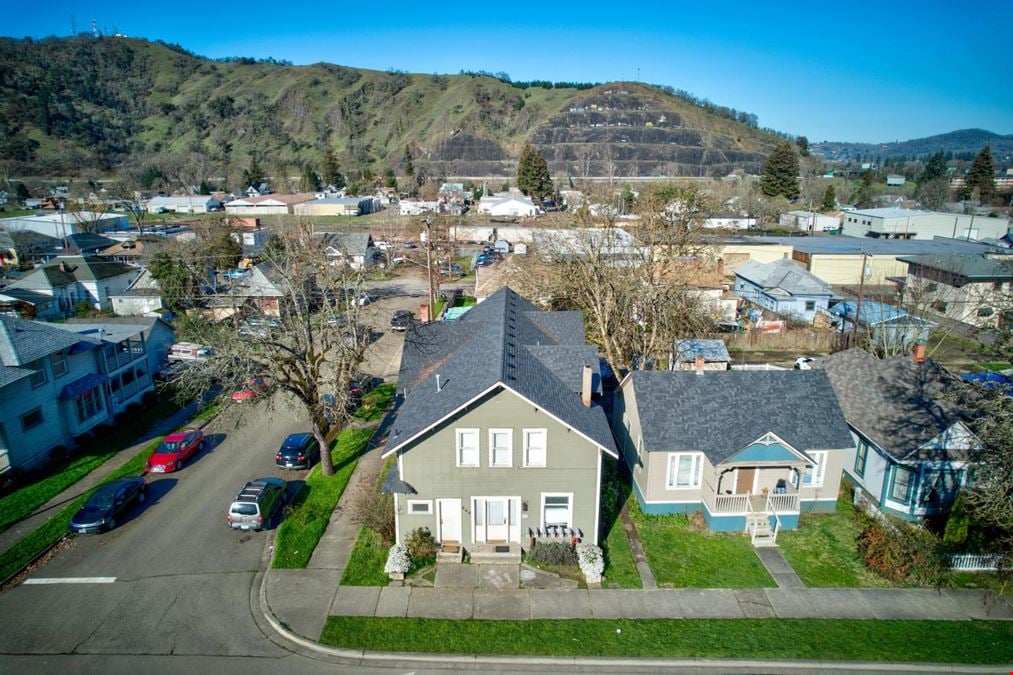 968 SE Pine St, Roseburg, OR 97470