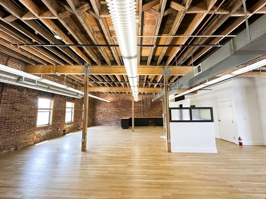 2737 Larimer St (Office Space)