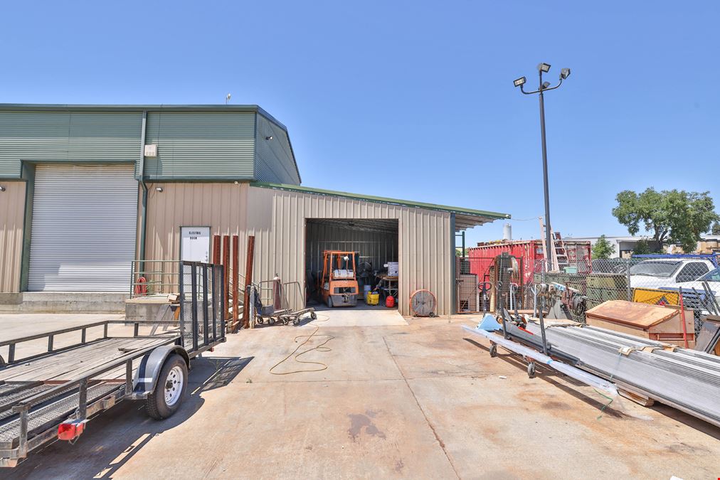 Industrial - Fenced Yard