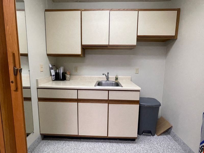 5113 N Executive Dr Suite 103