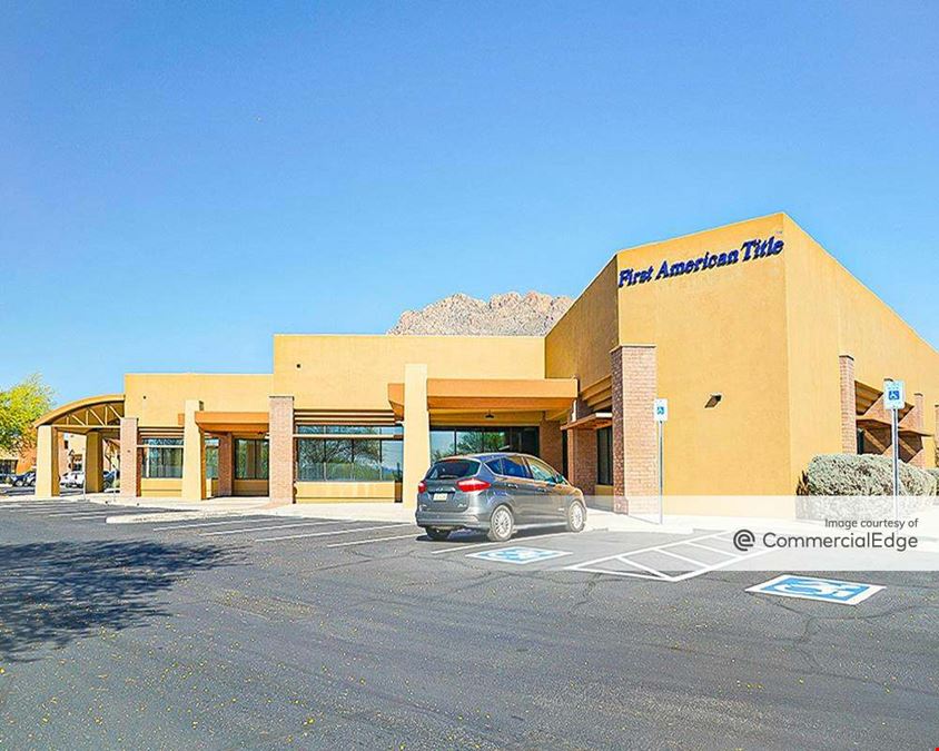 The Shoppes at Oracle Road