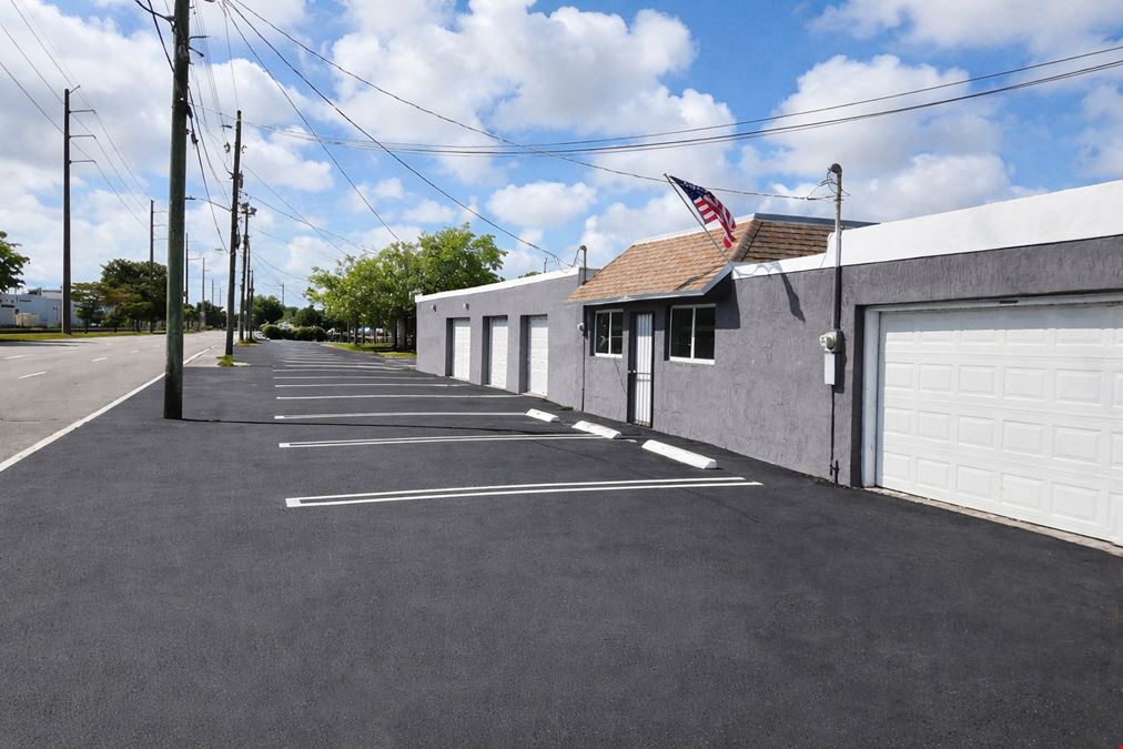 High-Visibility Dixie Highway Outside Storage & Retail Opportunity with New Roof