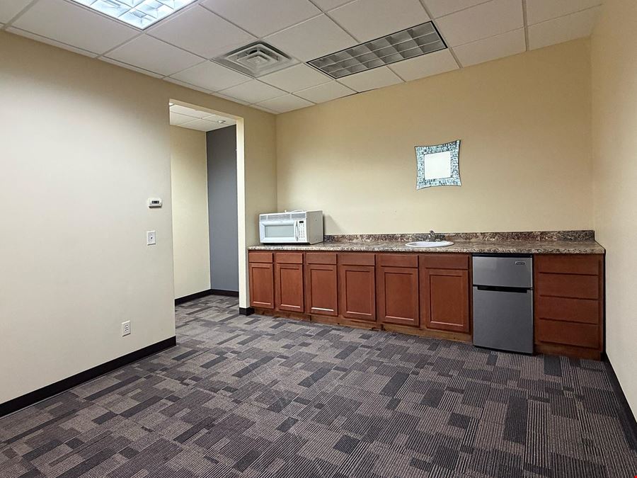 2475 Maplewood Drive W #113