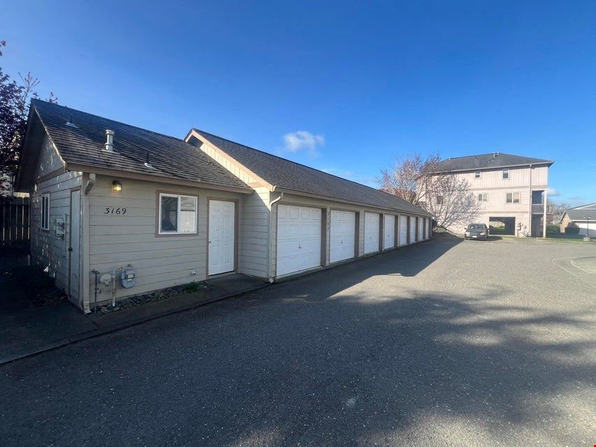 3200 Matthew Ln