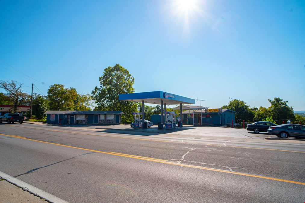 2,569 SF Service Station For Sale On 76 Country Blvd in Branson, MO