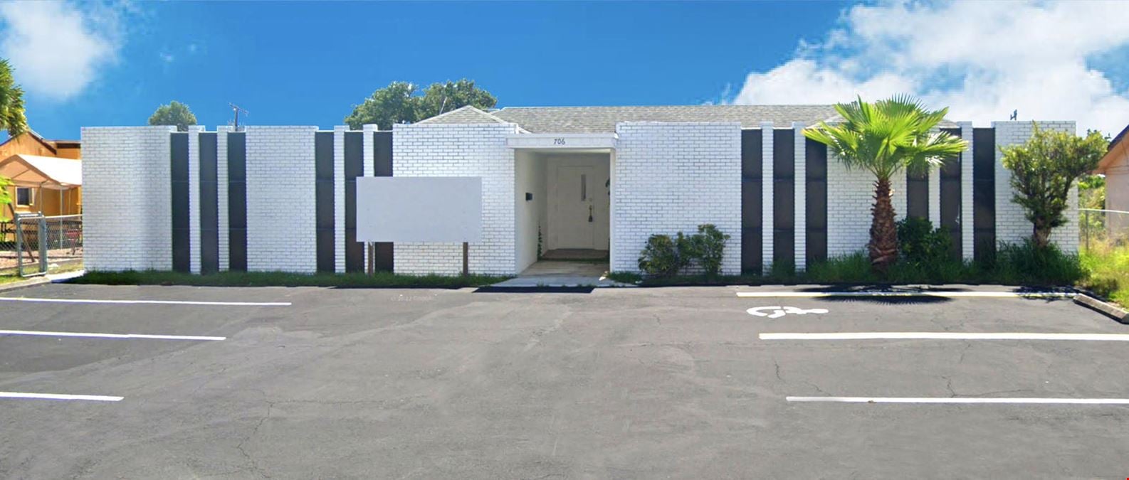 4,691 +/- SQFT FREESTANDING office space