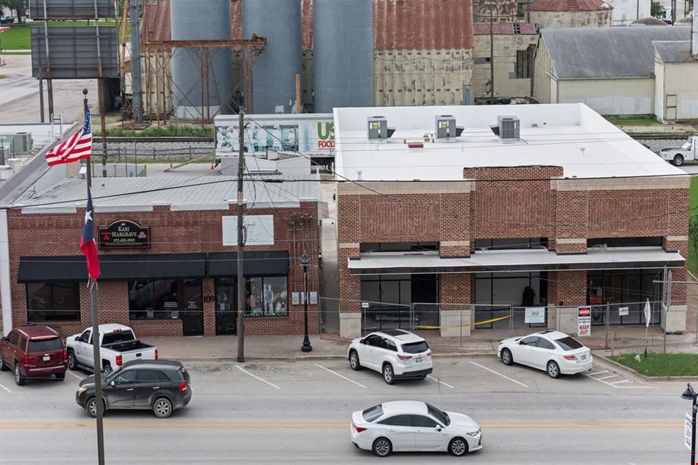 109 W Main St