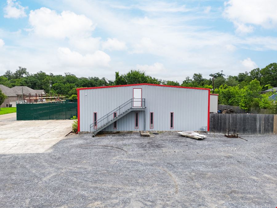 ±10,000 SF Office/Warehouse with Yard Space