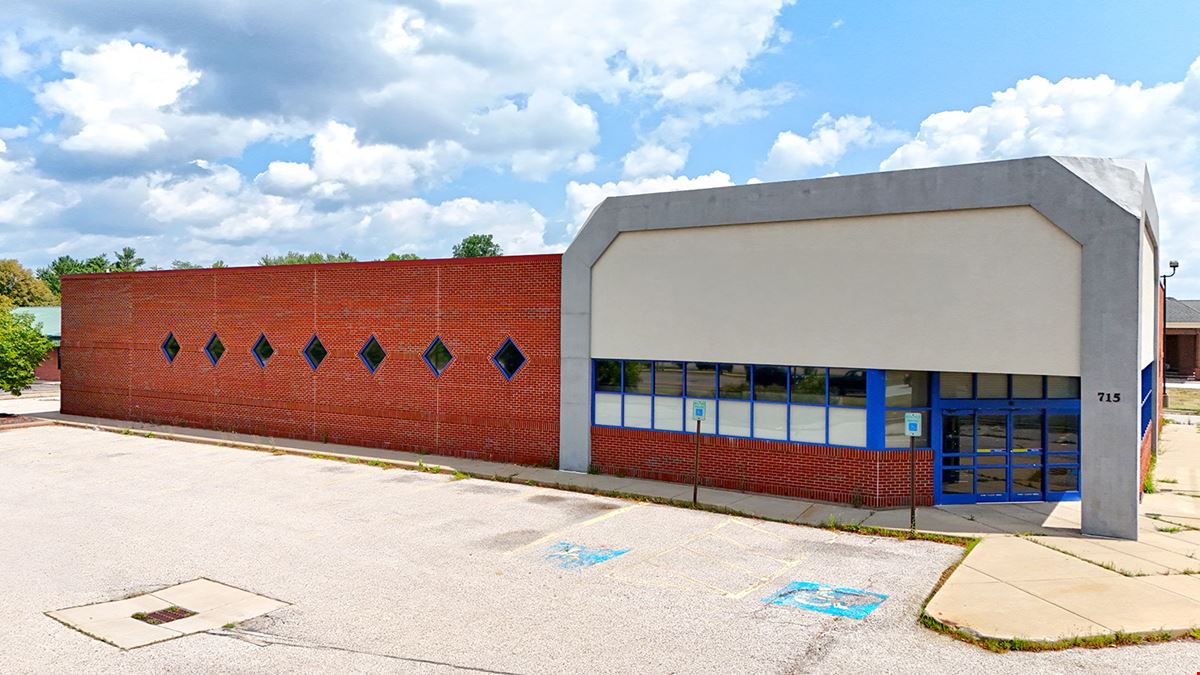 715 S. Clinton St.